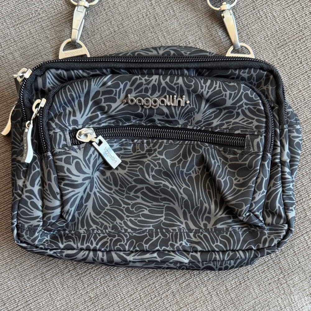 Baggallini Gray Floral Triple Zipp Crossbody Bag